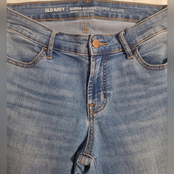 Old Navy | Super Skinny Mid-Rise Jeans | Size 2 - Picture 2 of 4